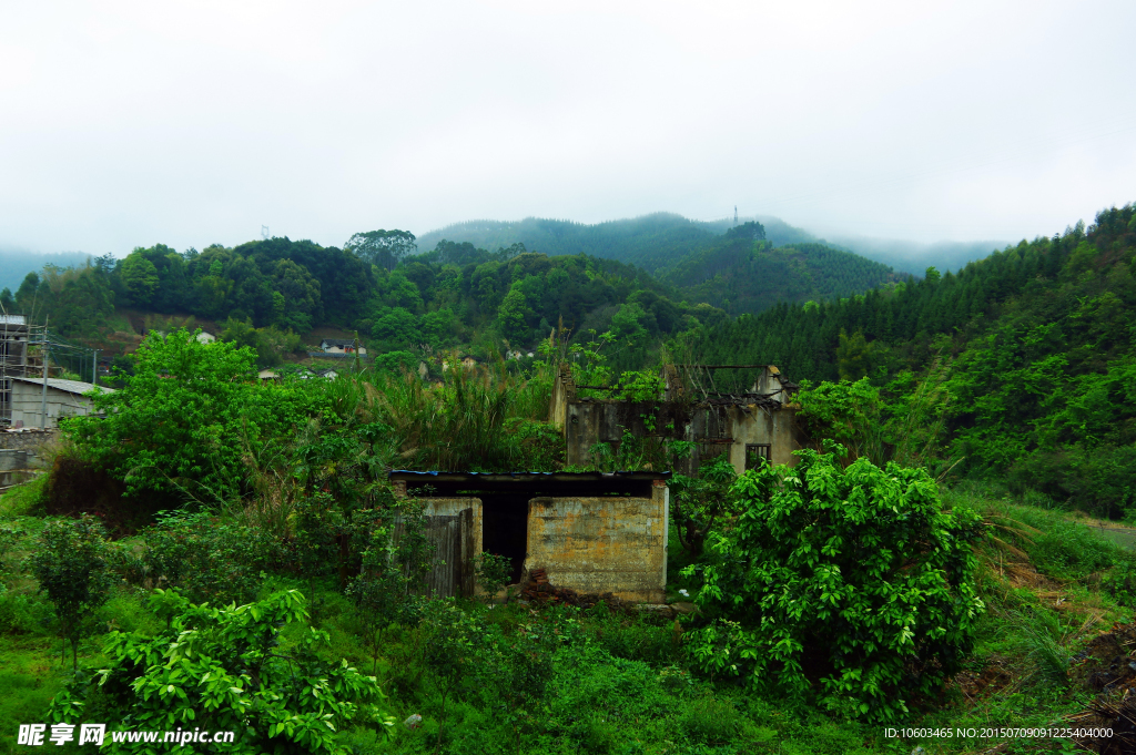 明山烟雨