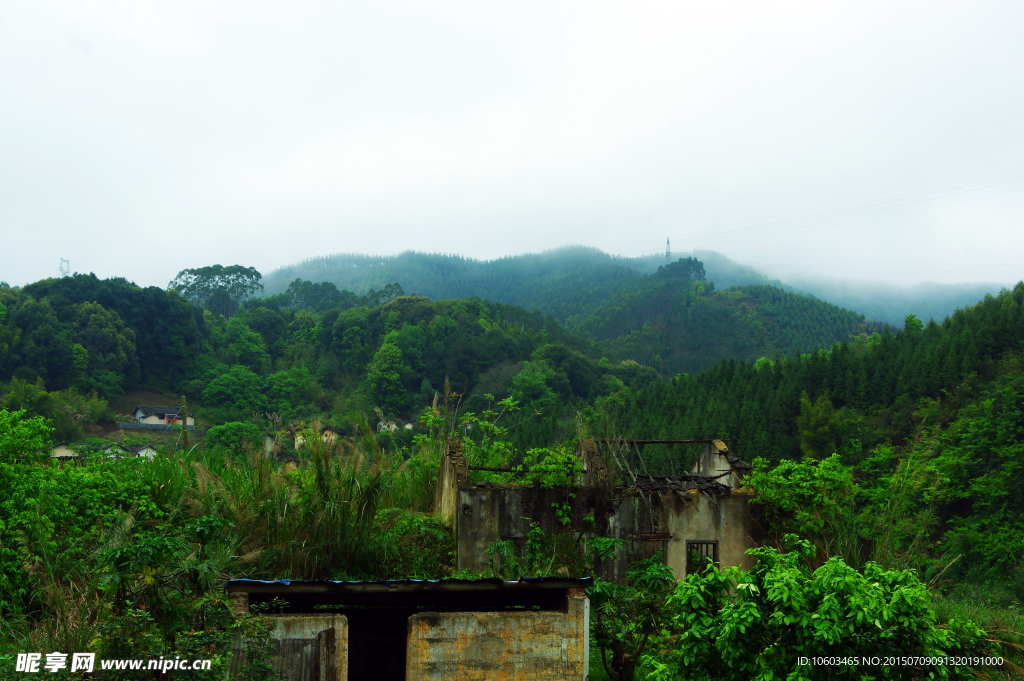 明山烟雨