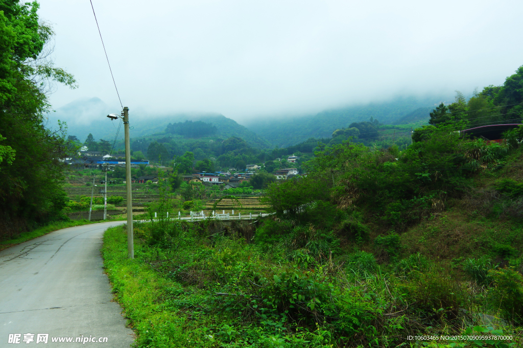 乡村清晨 明山烟雨