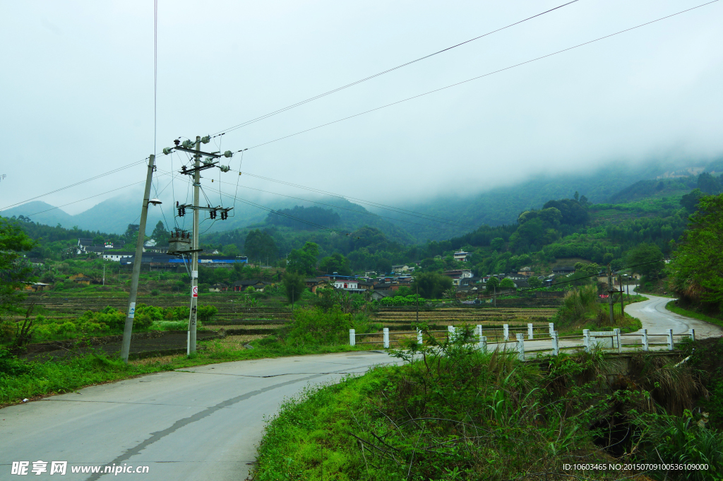 乡村清晨 明山烟雨