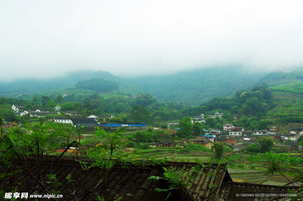 明山烟雨