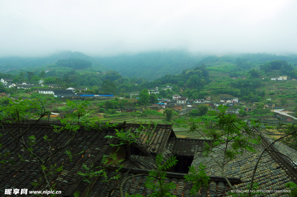 明山烟雨