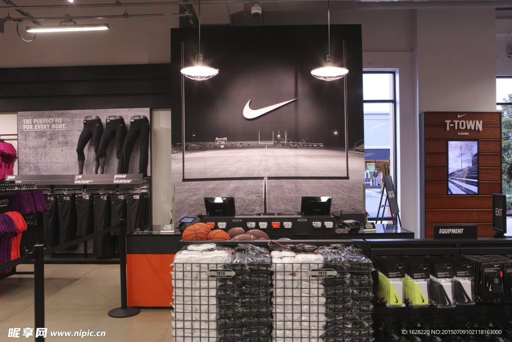 NIKE服装专卖店