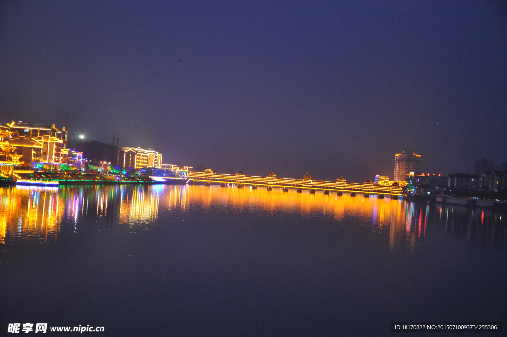 怀化芷江龙津风雨桥夜景