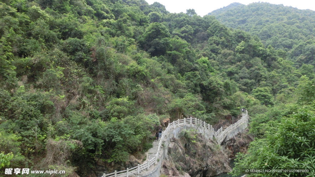 谢岗银瓶山风光