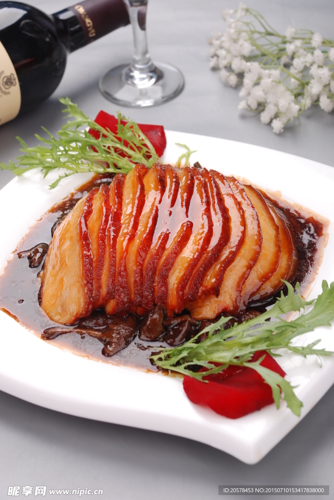 黄蘑扣肉