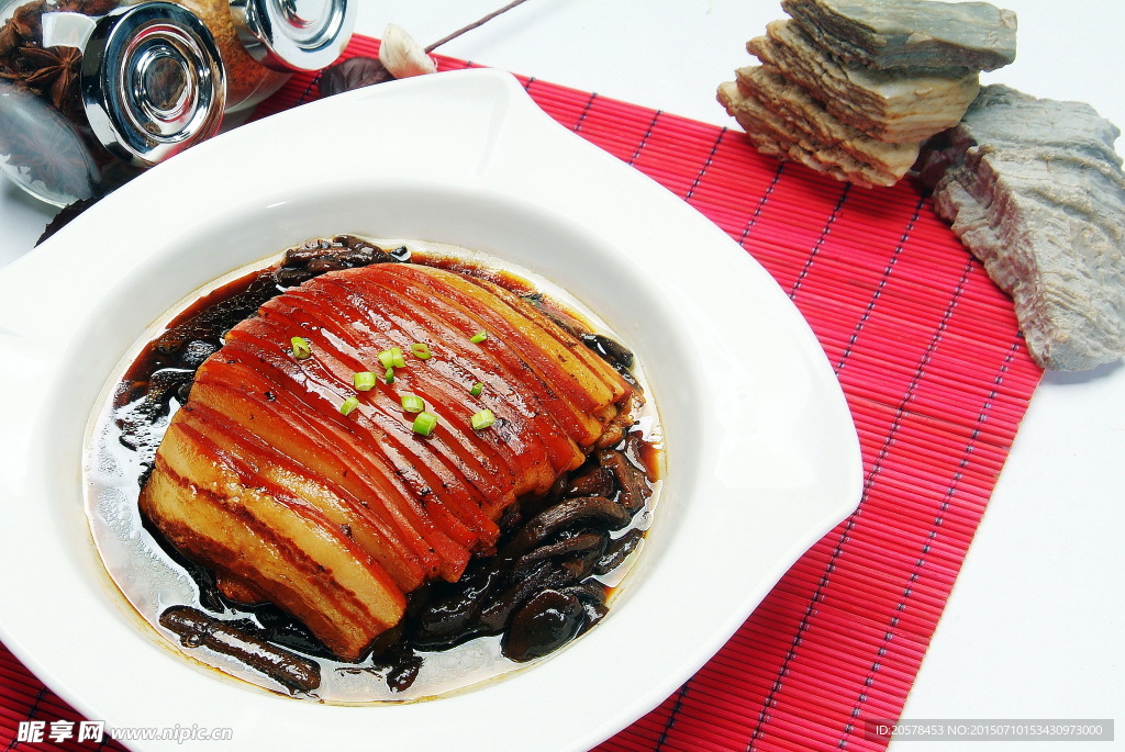 黄蘑蒸肉