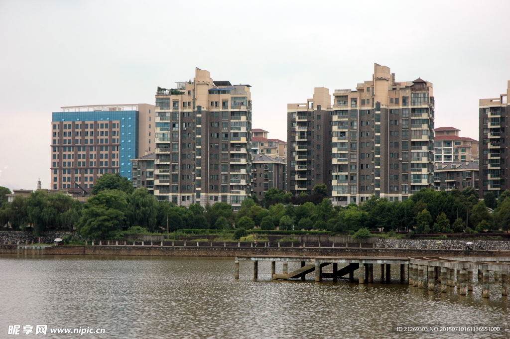 湖边小景