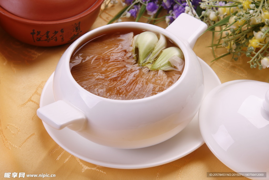 菜胆炖翅