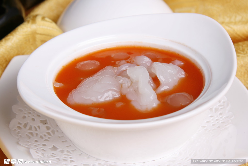 杞汁圆肉炖雪蛤
