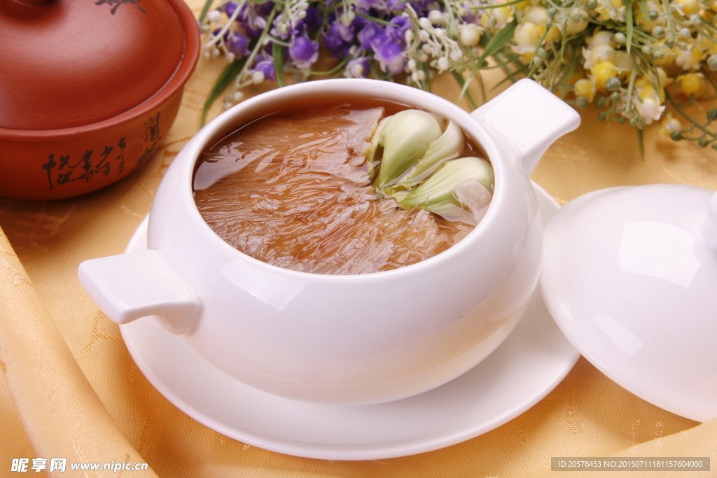 菜胆炖翅