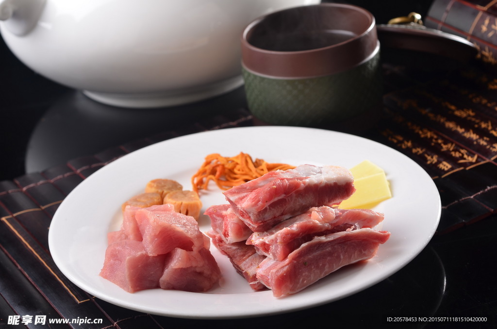 虫草珊瑚炖腩排