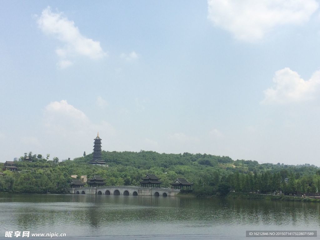 塔湖