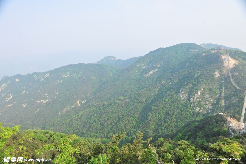 山脉 山谷