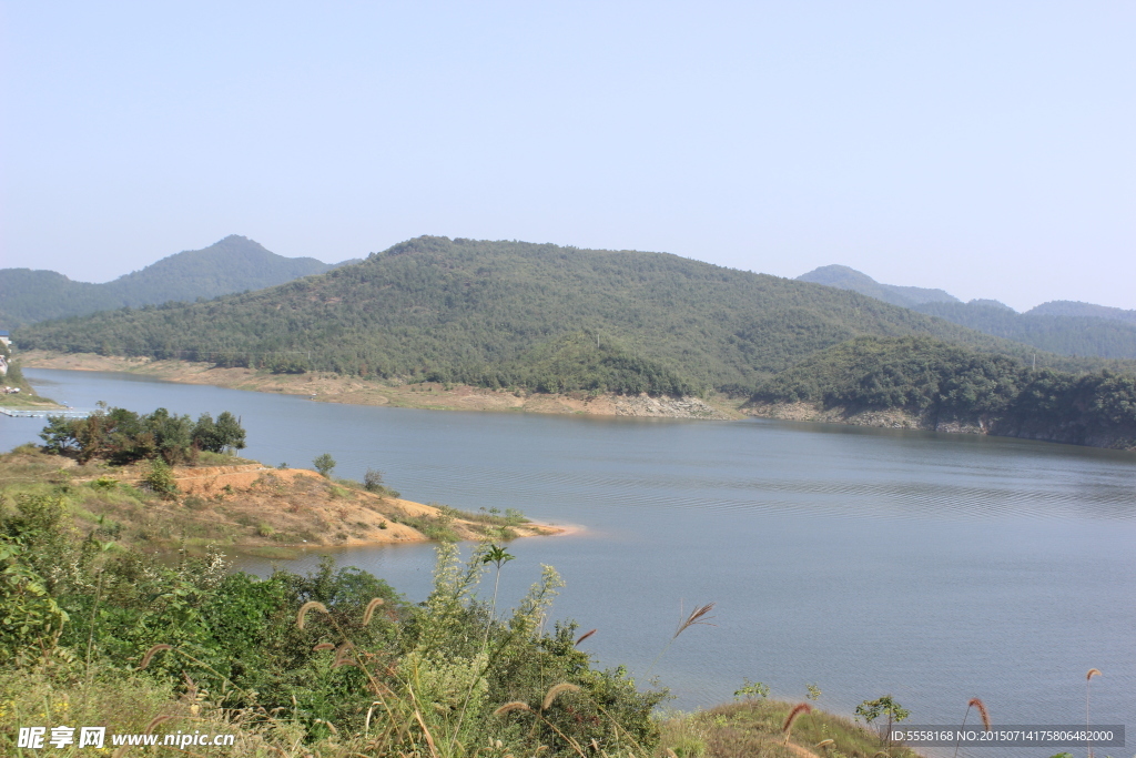 山水湖泊