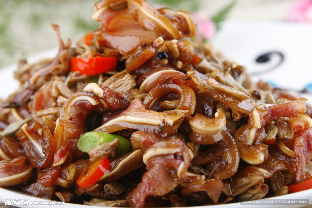 卜豆角炒腊耳尖