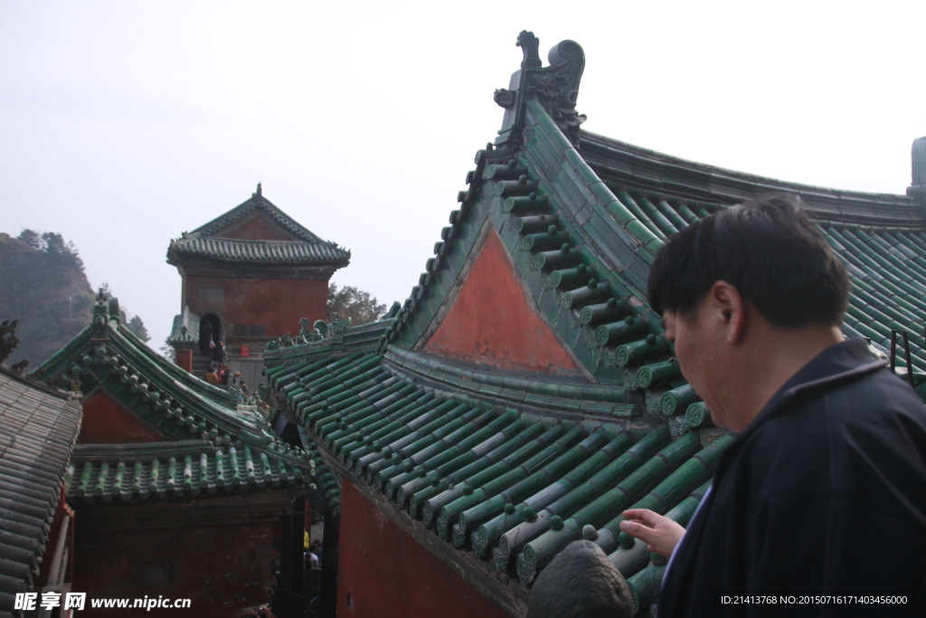 武当山房檐
