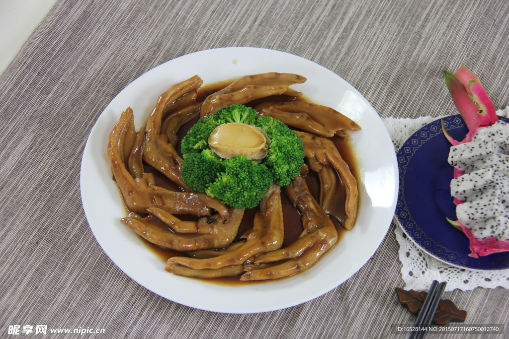鲍鱼汁鸭掌