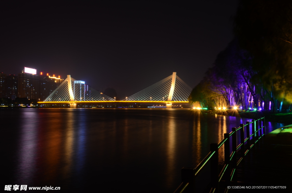 沈阳富民桥夜景