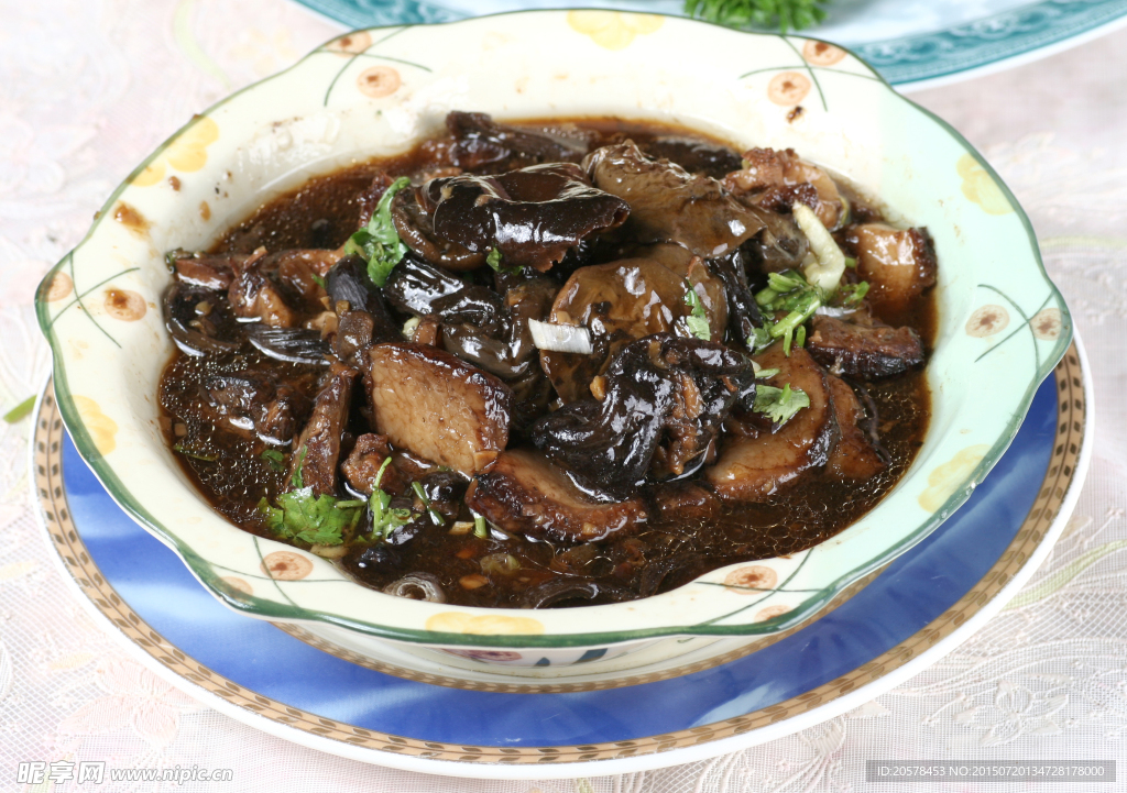 农家蘑菇蒸肉