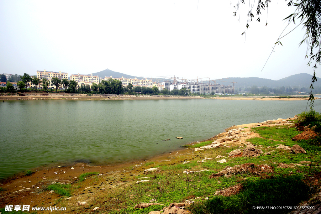 河岸风景