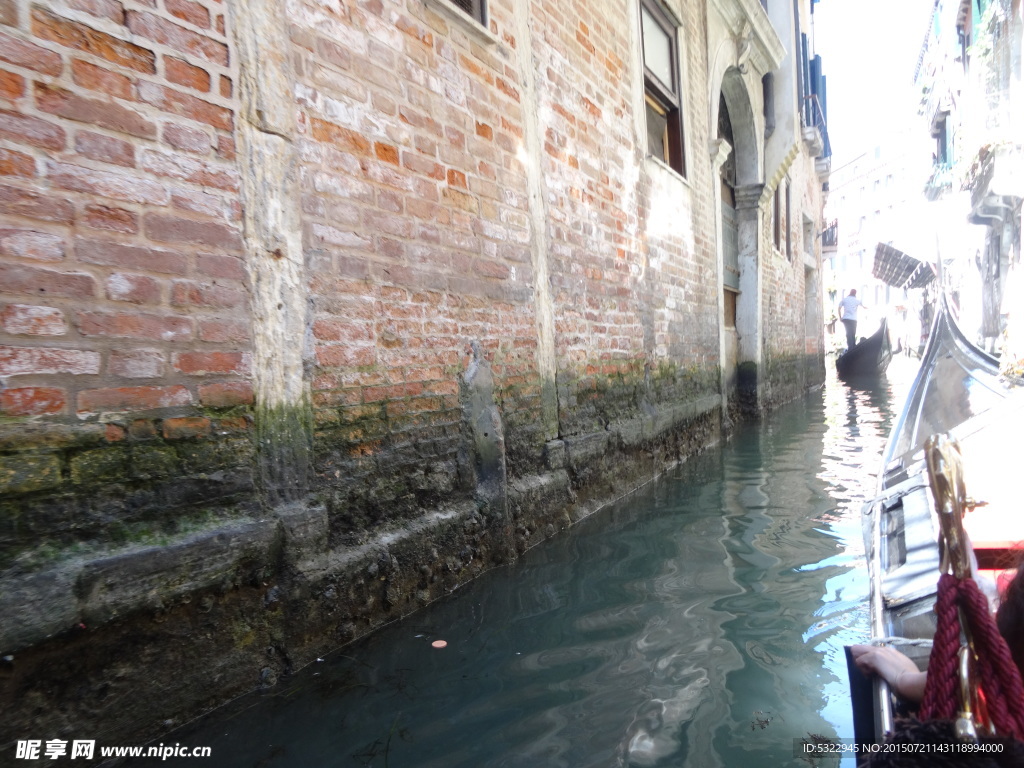 威尼斯水城的小巷