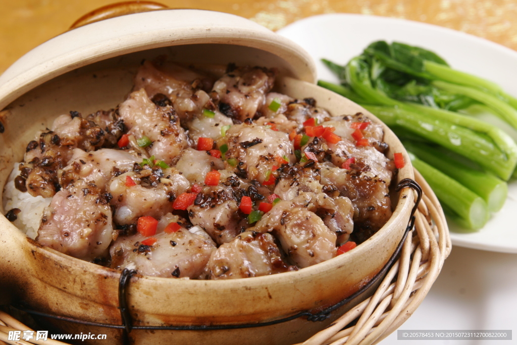排骨煲仔饭