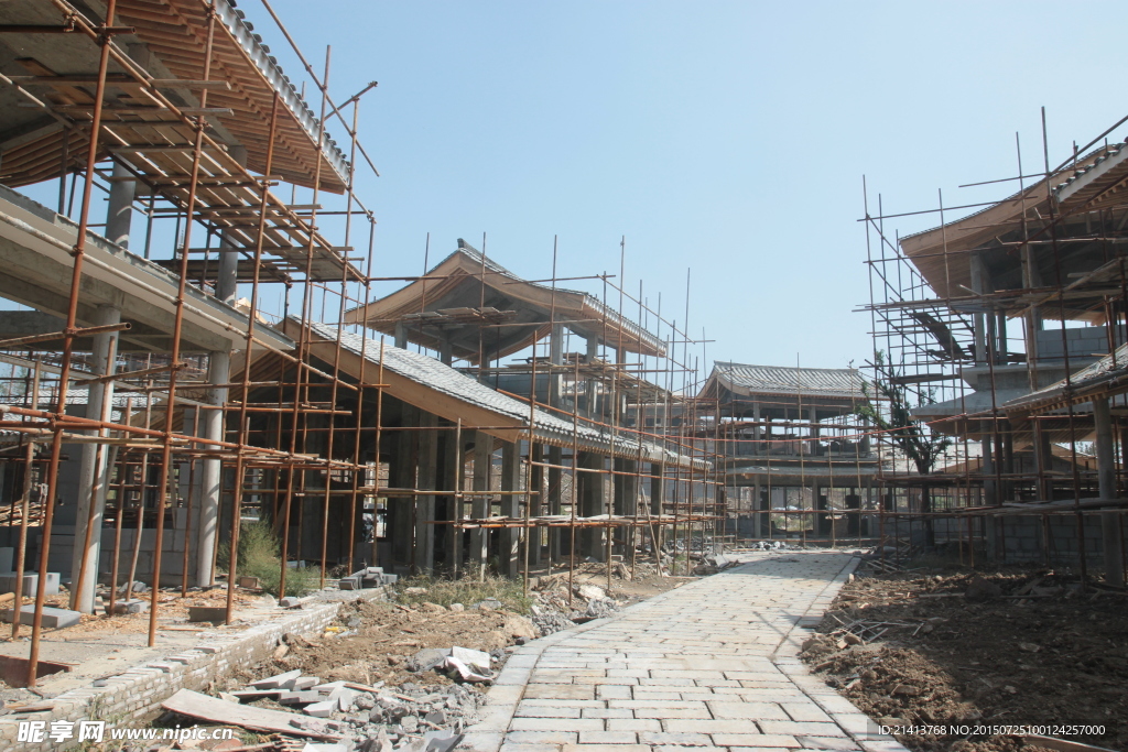 正在建设的古代建筑