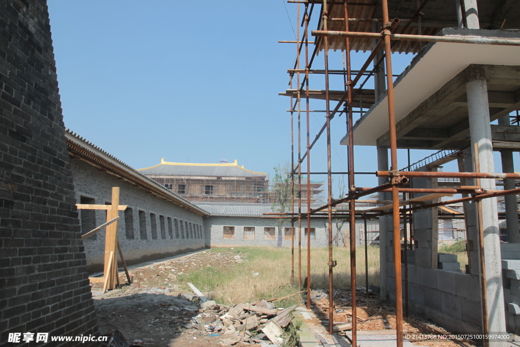 正在建设的古代建筑