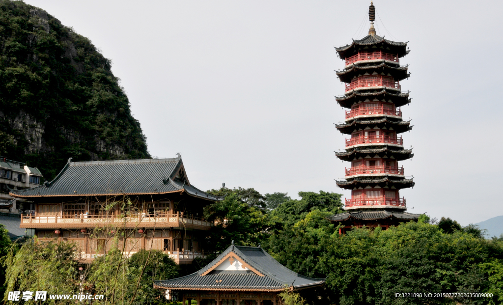 山村高塔