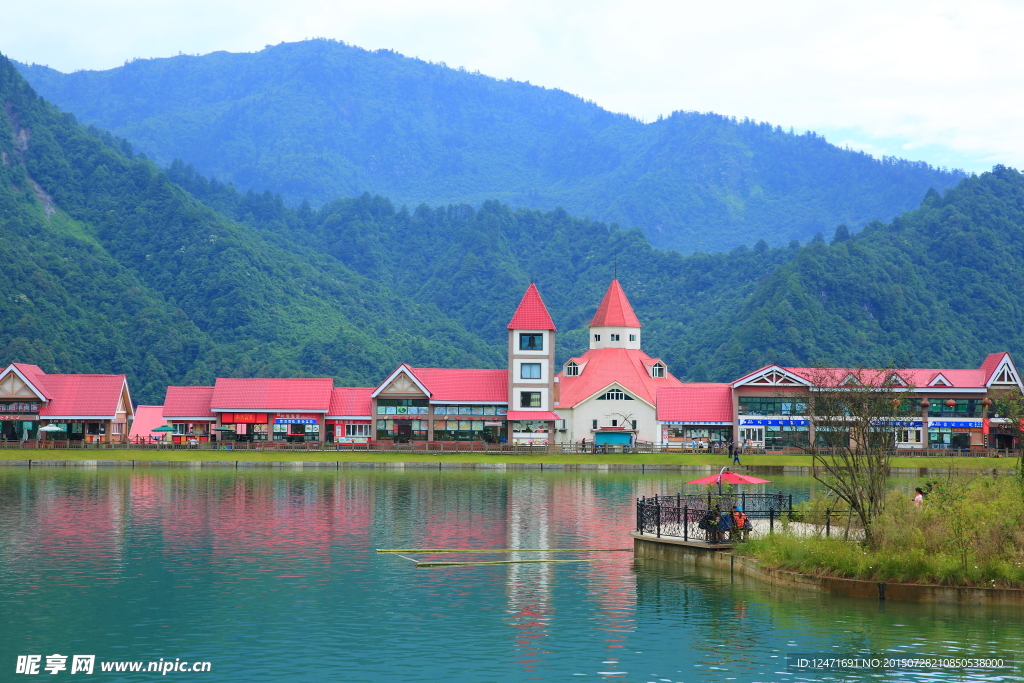 湖畔风景