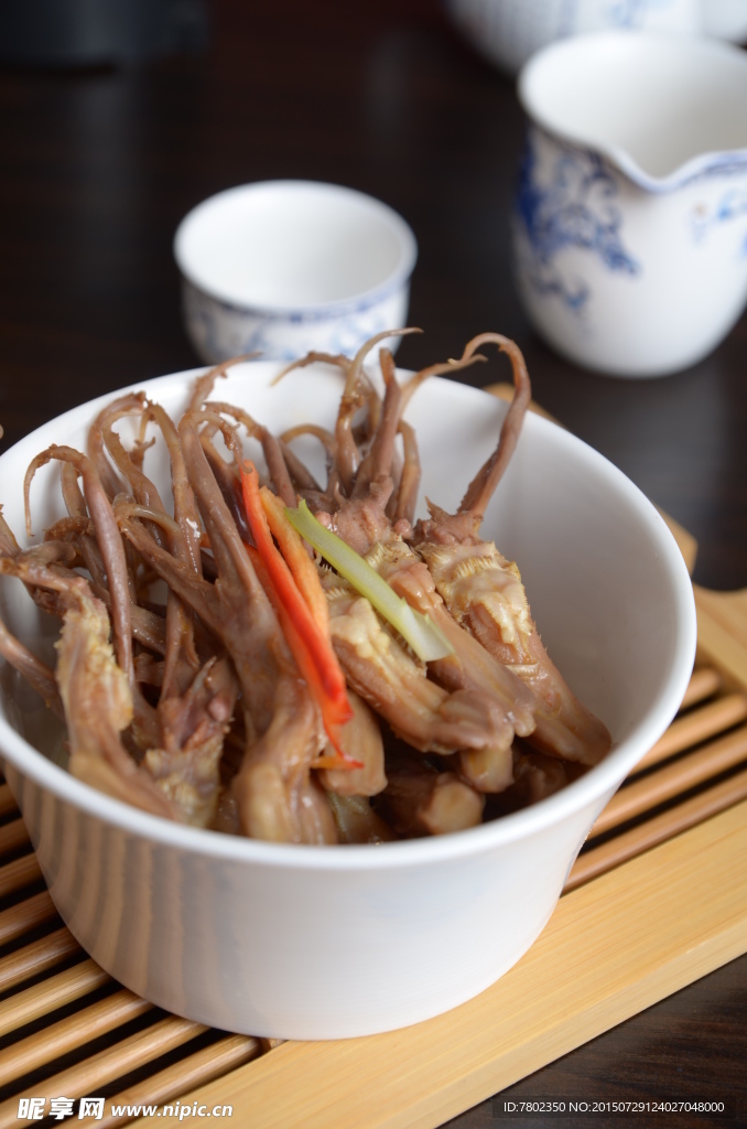 卤水鸭舌