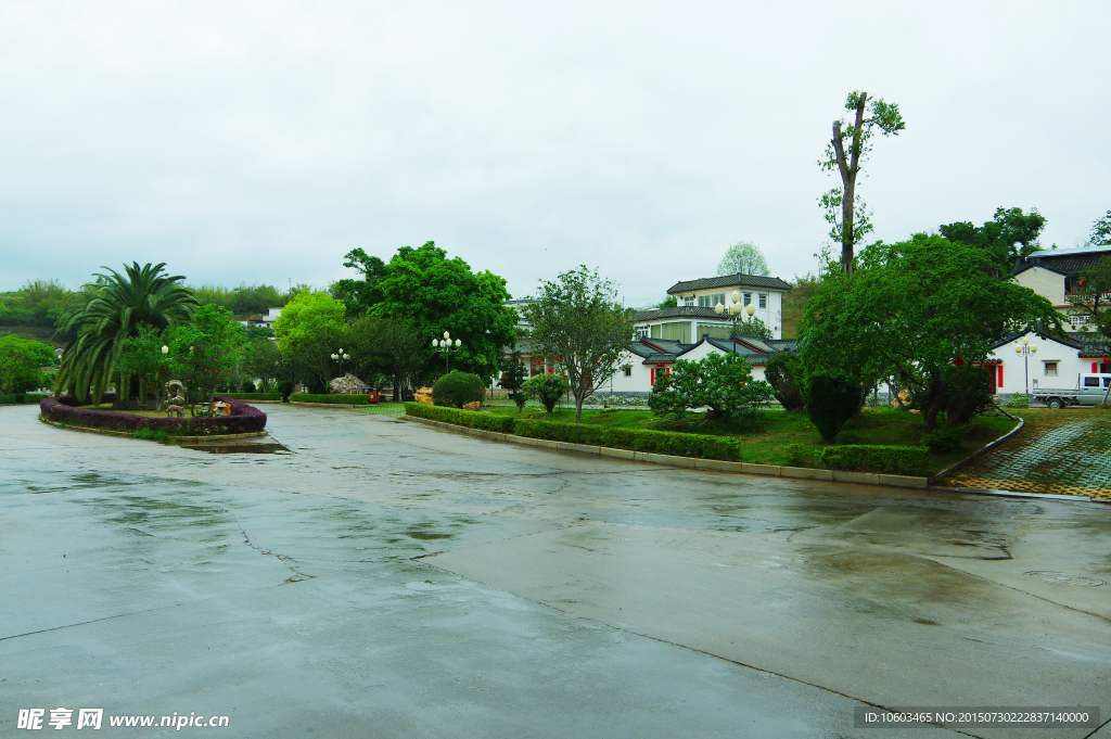 名村家园 阴雨绵绵