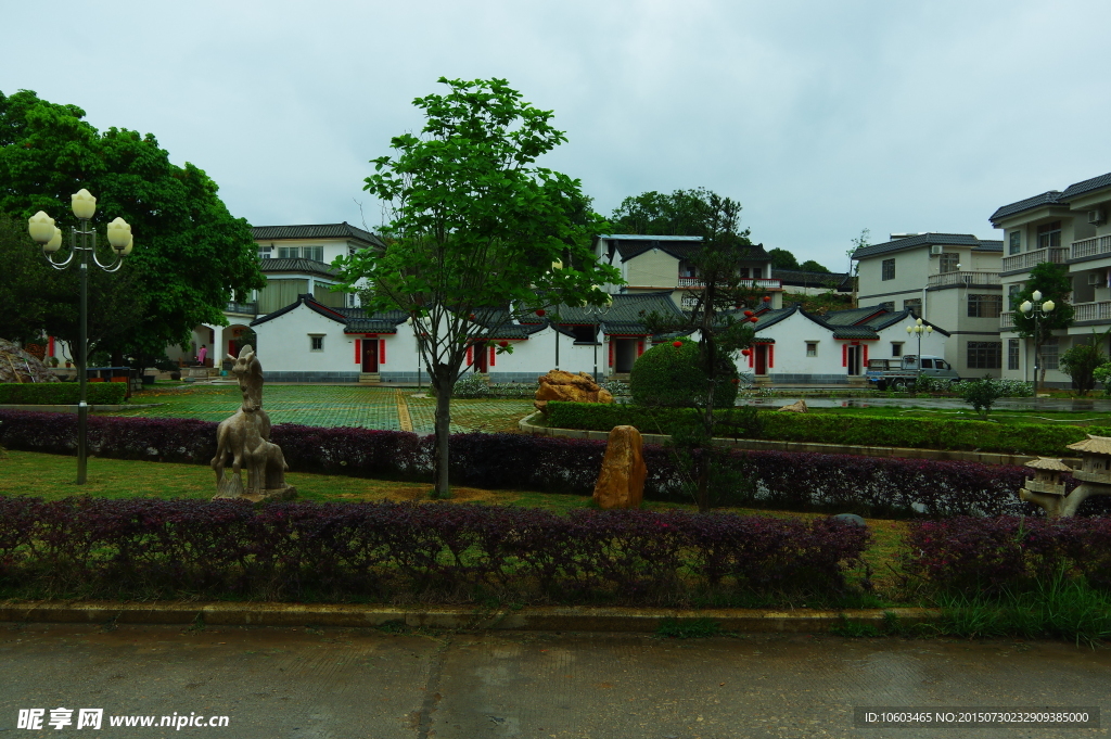 名村家园 阴雨绵绵