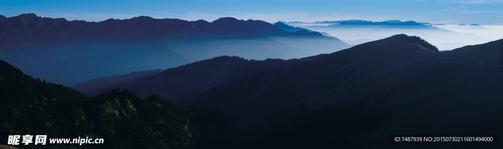 山峰云海