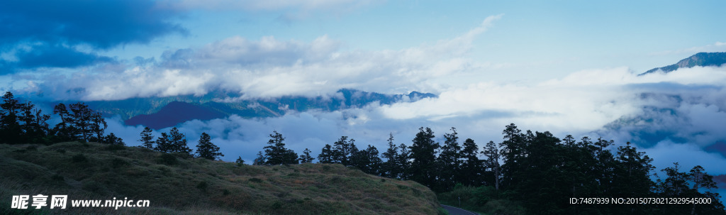 山峰云海