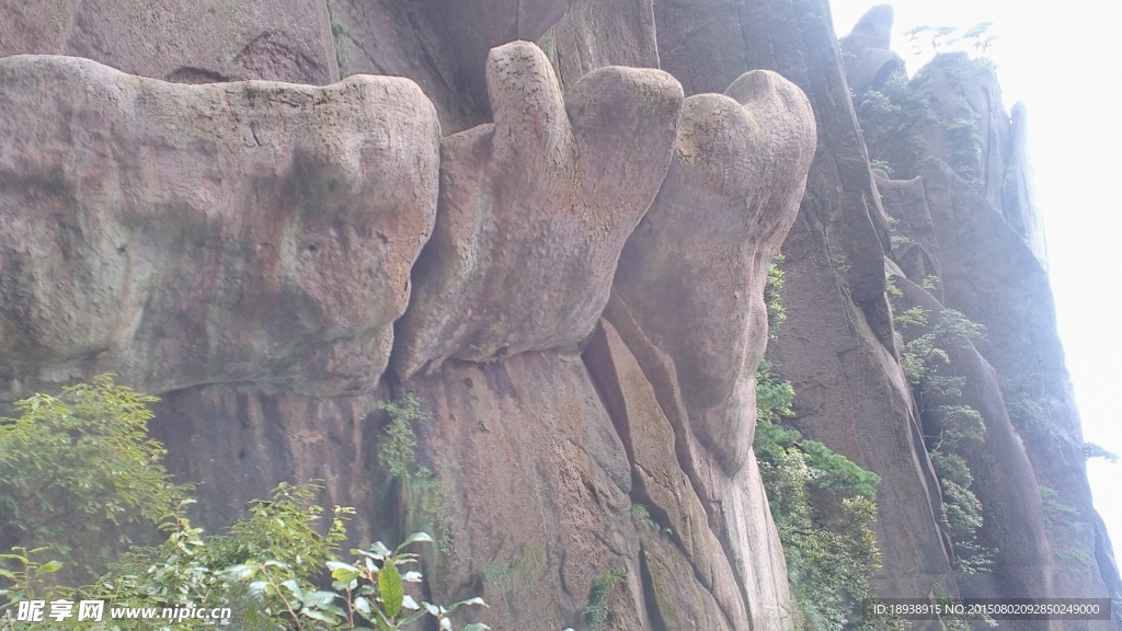 悬崖峭壁