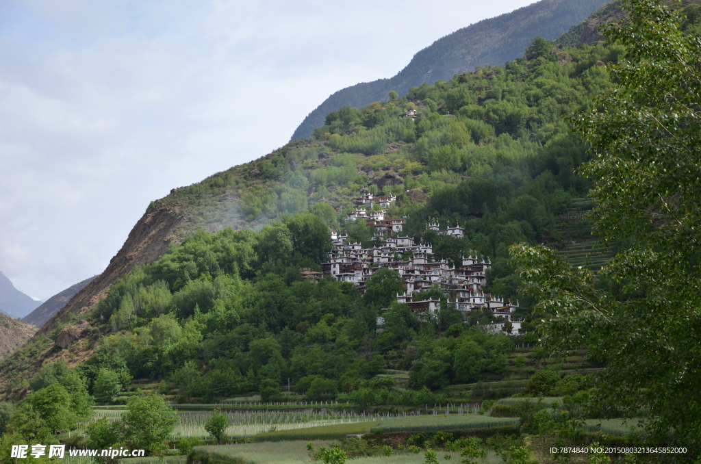 墨尔多神山