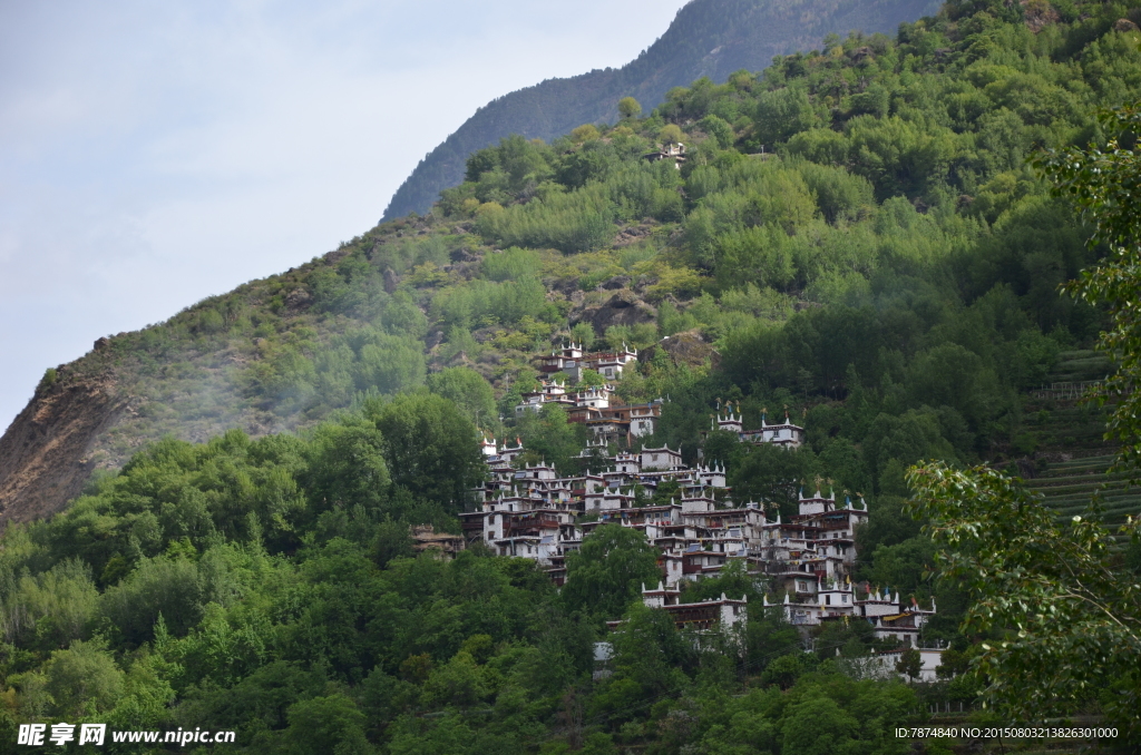 墨尔多神山