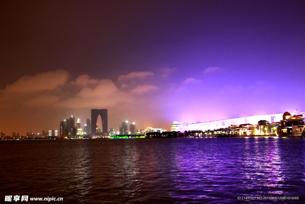 苏州金鸡湖夜景