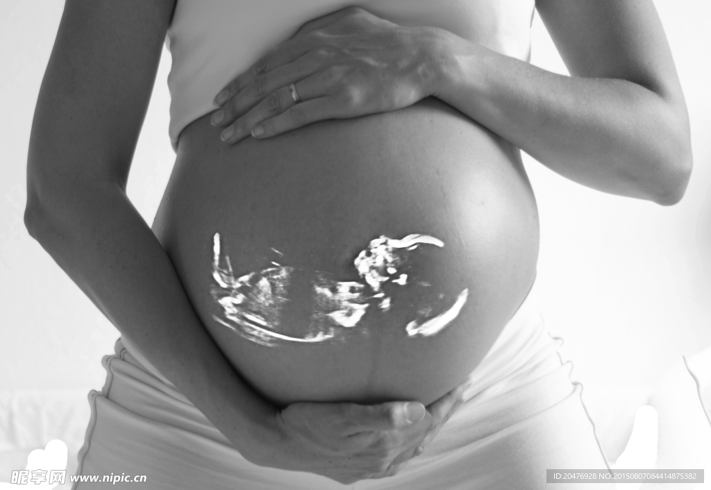 孕妇肚子里的胎儿