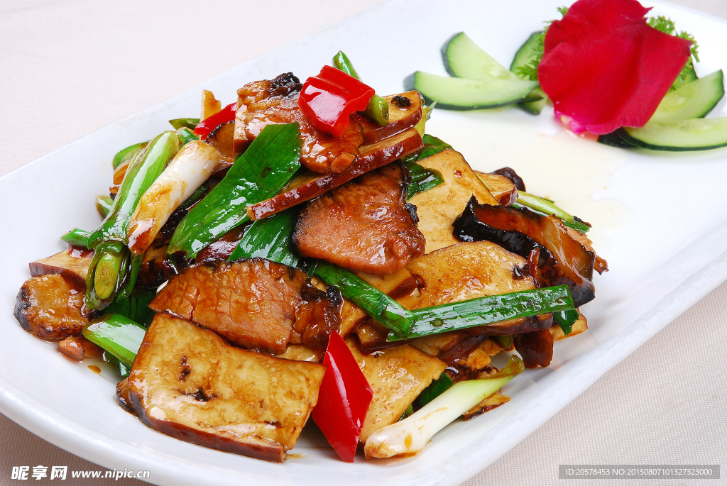 酱肉尖椒炒熏干