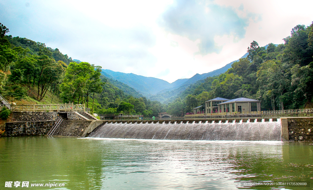 水坝