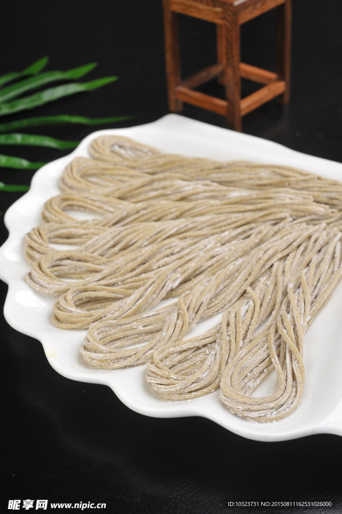 手工绿豆面