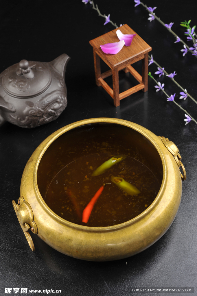 春色锅底