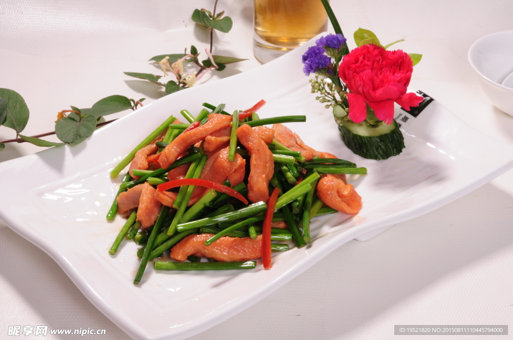 韭菜花炒猪颈肉