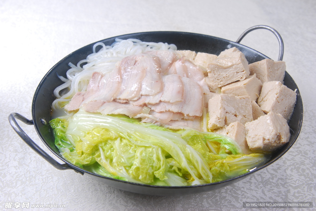 五花肉炖冻豆腐白菜粉条