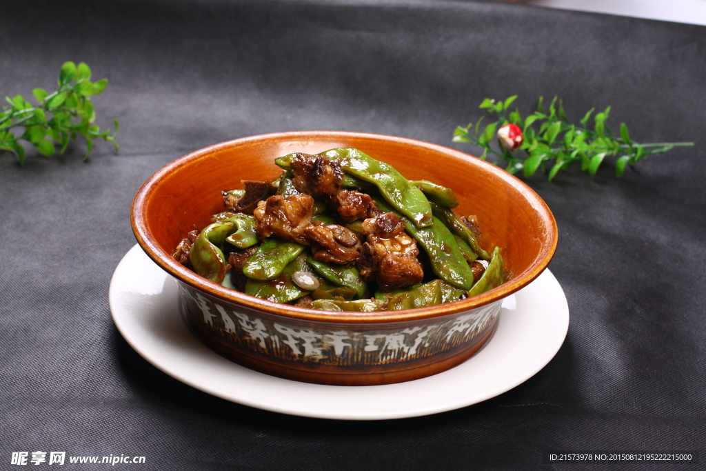 排骨炖油豆角
