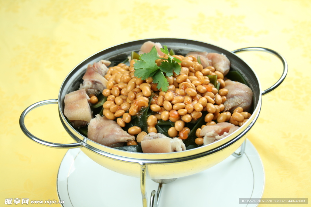 锅仔茄汁黄豆海带猪蹄