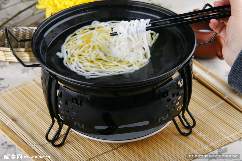 鸡汤鮰鱼面